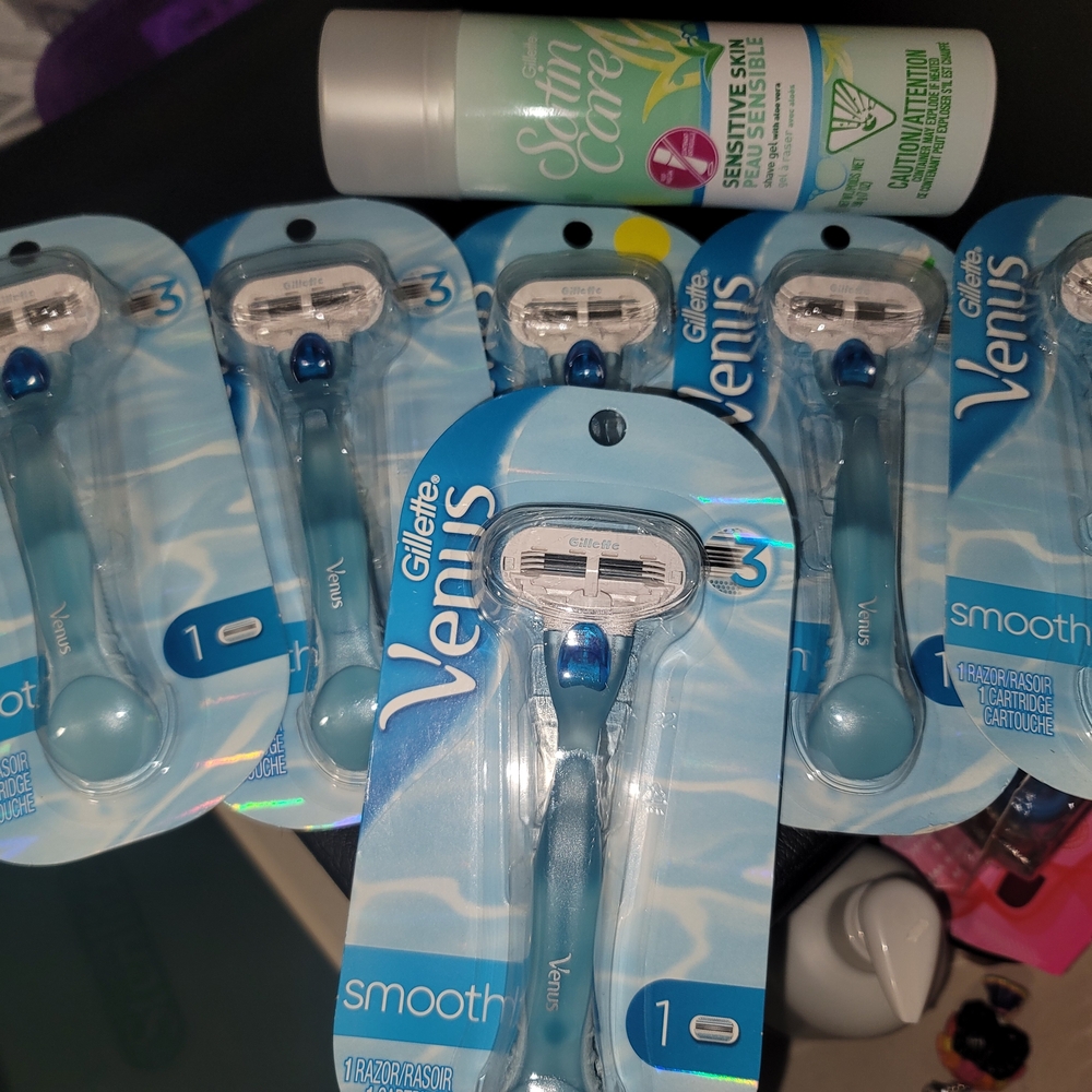 Gillette Venus Smooth Women's Razor - Aqua